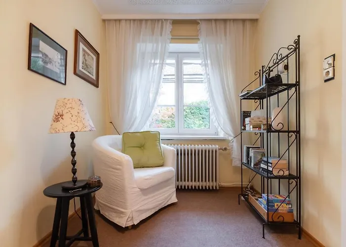 Apartment Renoviertes Mit Garten In Ruhelage *