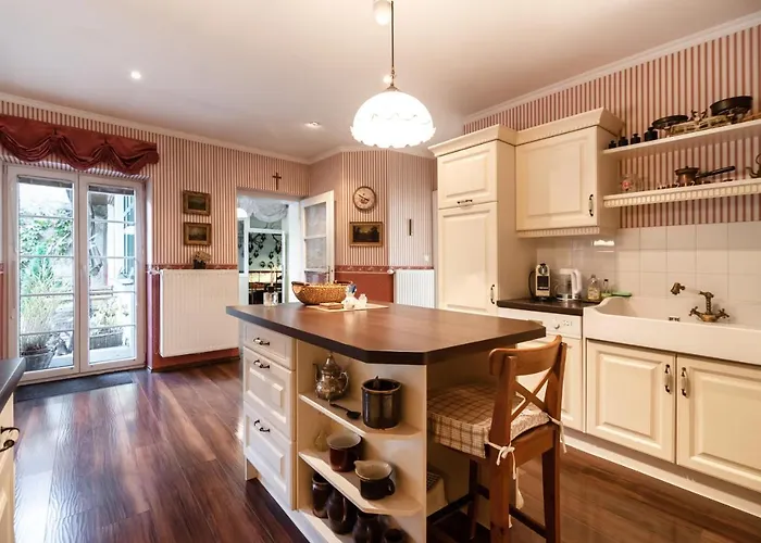 Apartment Renoviertes Mit Garten In Ruhelage Vienna