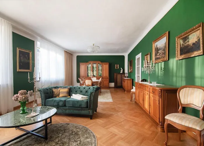 Renoviertes Mit Garten In Ruhelage *
