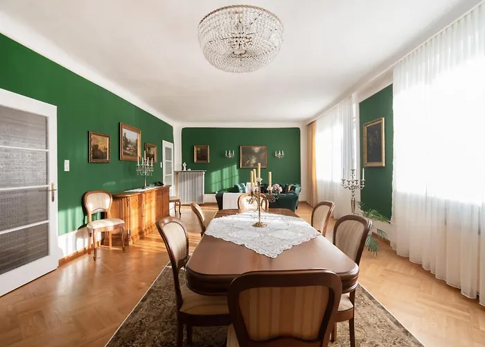 Renoviertes Mit Garten In Ruhelage *