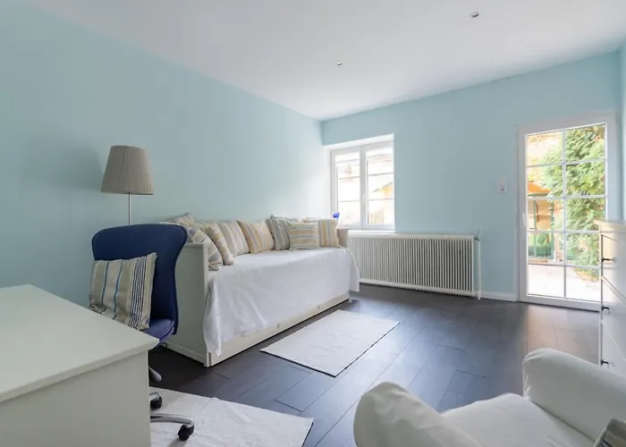 Apartment Renoviertes Mit Garten In Ruhelage *