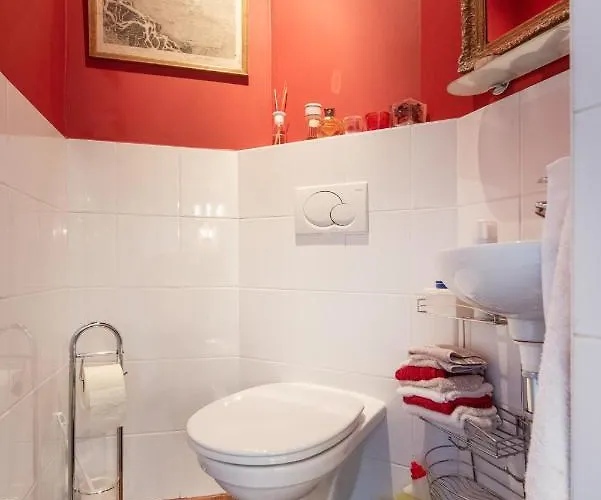 Renoviertes Mit Garten In Ruhelage *