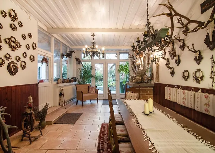 Renoviertes Mit Garten In Ruhelage Apartment